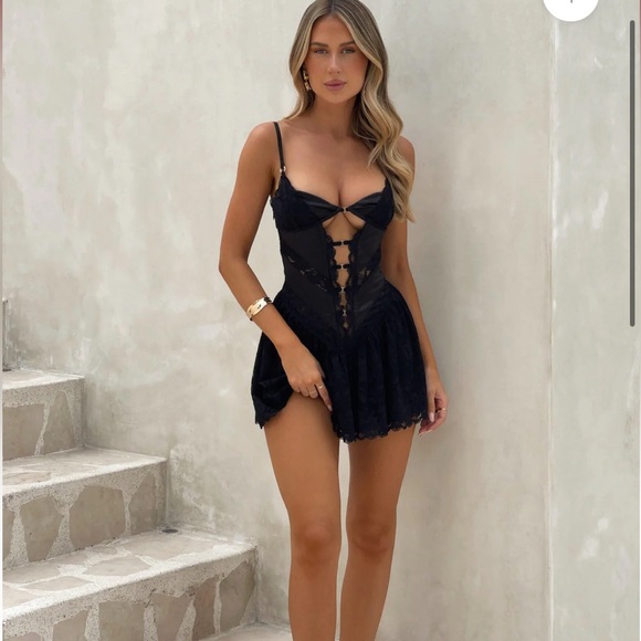 outcast Dresses & Skirts - Brand New Black OUTCAST Dress🖤